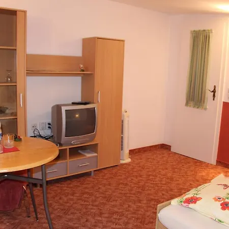 Guest house Pension&gasthaus Zschirnsteinbaude Reinhardtsdorf-Schona
